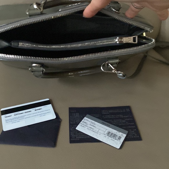 Prada shoulder/bodycross bag - Picture 4 of 4